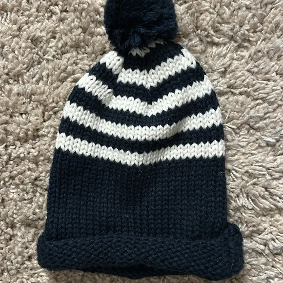 Women’s New Era NFL New England Patriots knit hat - Picture 2 of 3